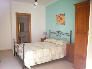 Economy Double Room | Desk, cots/infant beds, rollaway beds, free WiFi - B&B Country House Il Grappolo (Ascea)