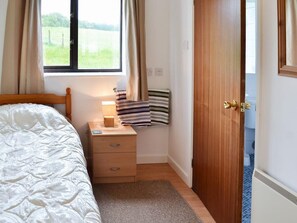 1 soverom, strykejern/-brett, wi-fi (inkludert) og sengetøy