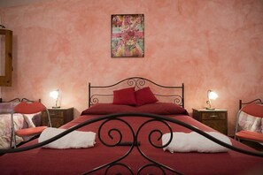 Studio, Multiple Beds, Balcony (4 people) | 1 bedroom, desk, blackout curtains, iron/ironing board