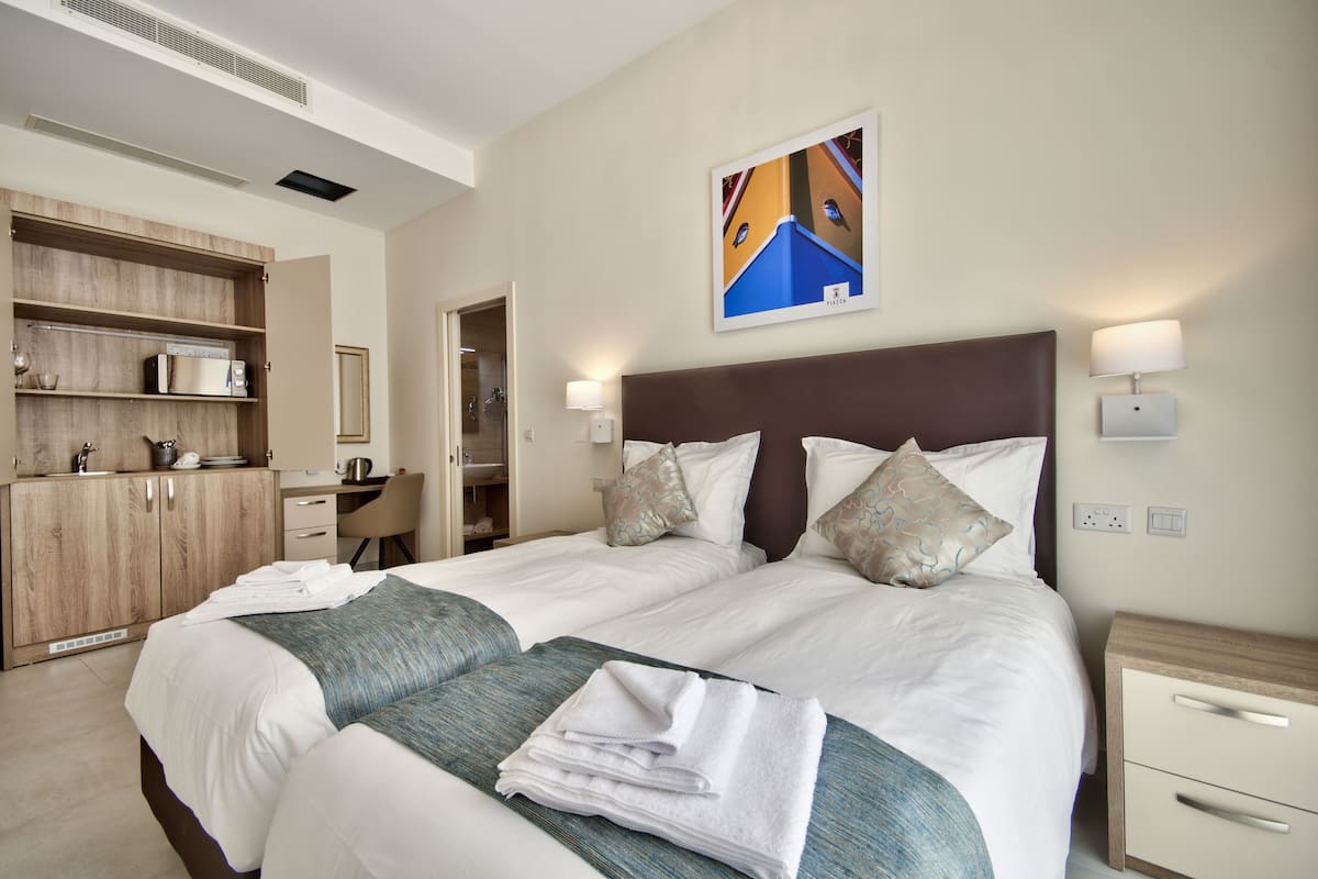 1 bedroom, in-room safe, desk, laptop workspace