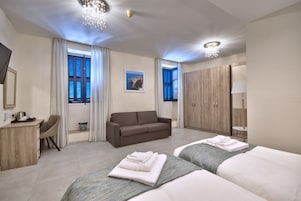 Quarto casal ou duplo família (No4) | 1 quarto, cofres nos quartos, escrivaninha