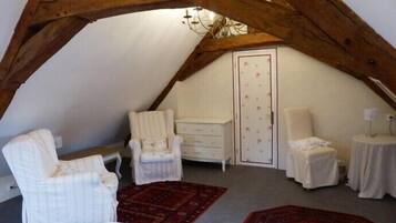 Suite Keluarga (Grenier) | Area keluarga | TV layar datar