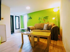 Habitación cuádruple familiar | Escritorio, cortinas blackout, camas extra y wifi gratis