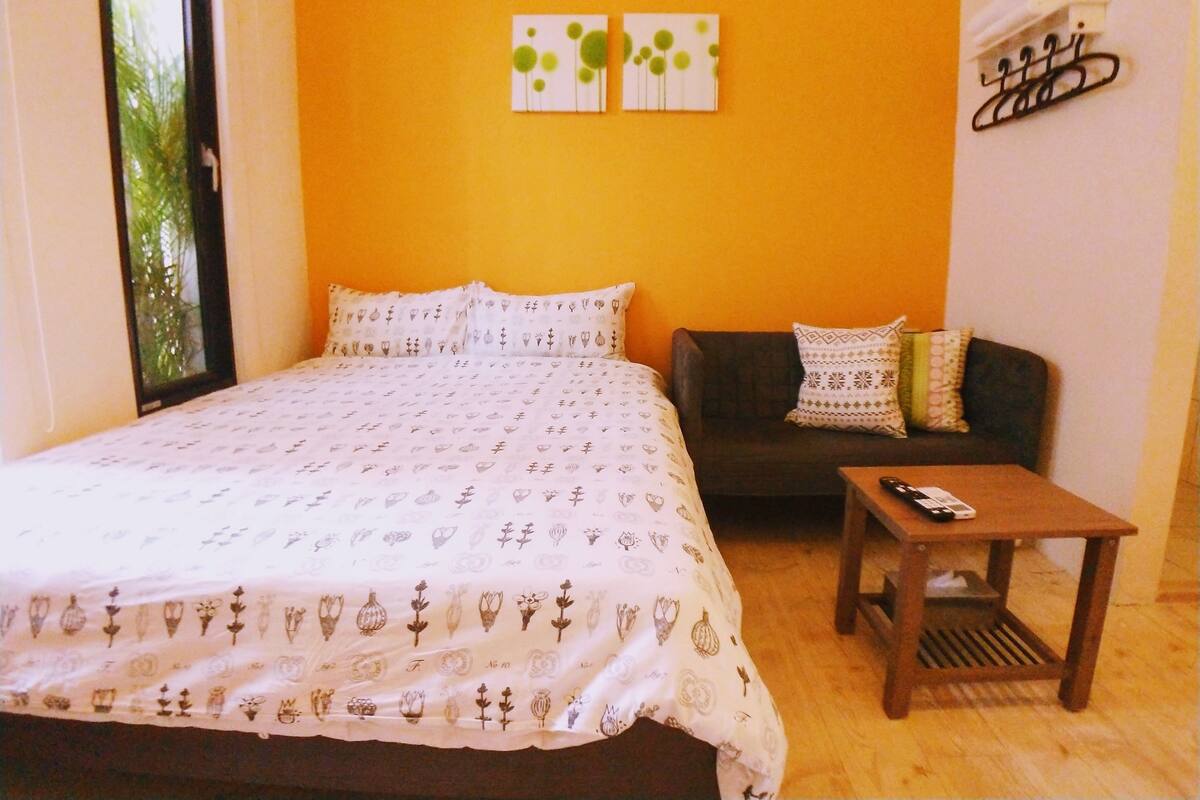 Habitación doble estándar | Escritorio, cortinas blackout, camas extra y wifi gratis