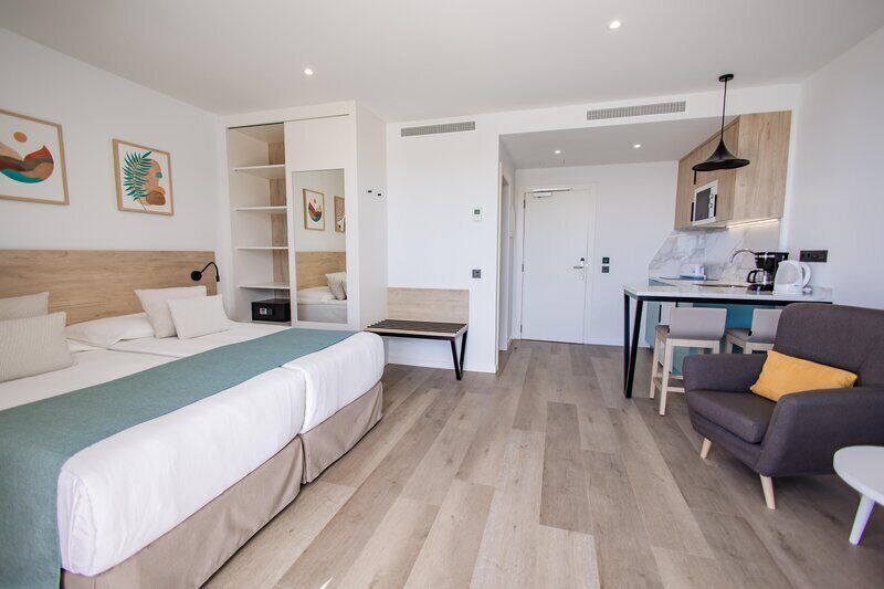 In-room safe, blackout drapes, WiFi (free)