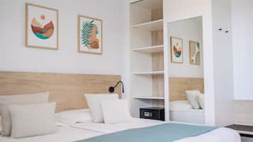 Cofres nos quartos, cortinas blackout, Wi-Fi de cortesia