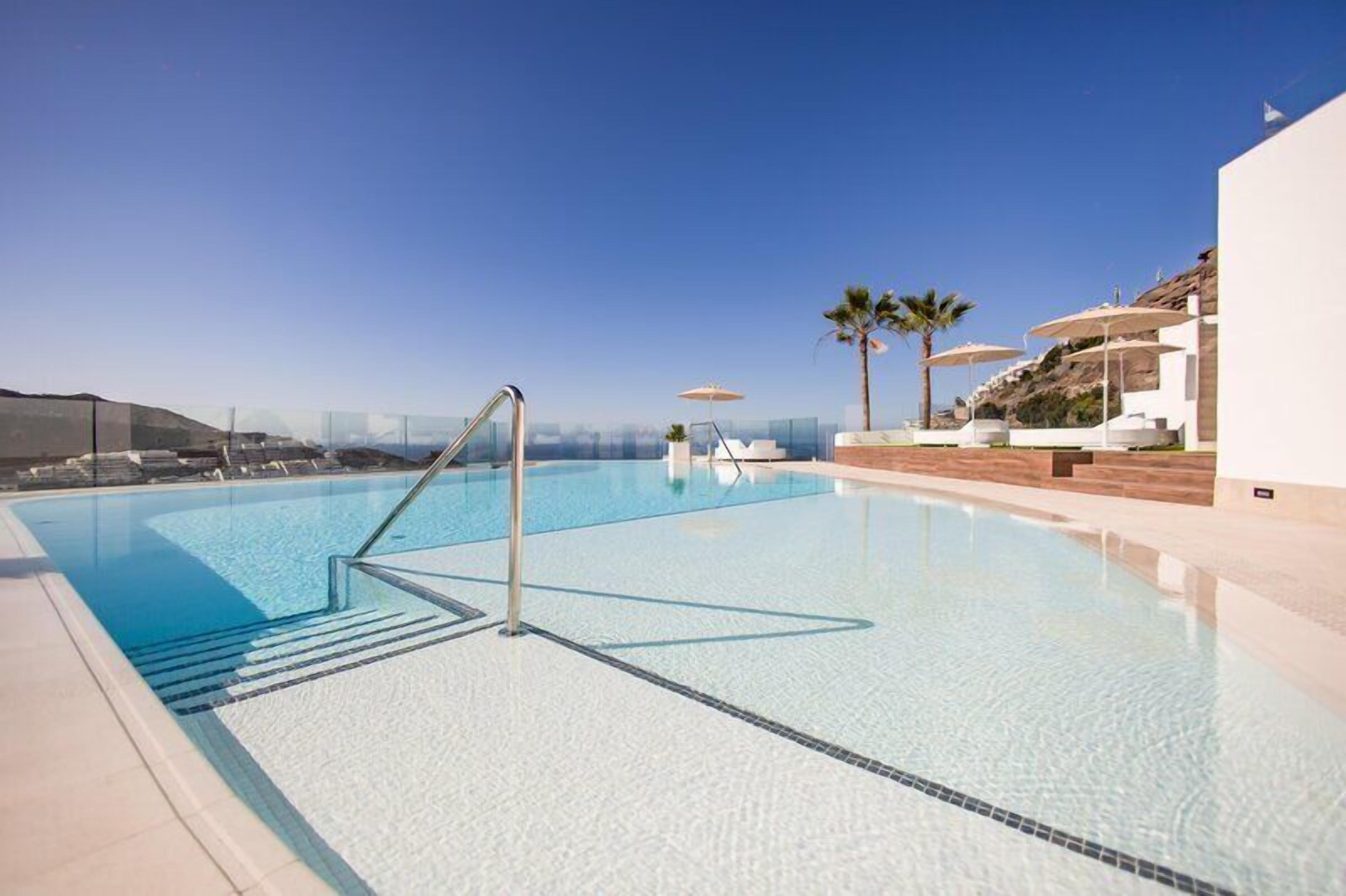 Outdoor pool, pool umbrellas