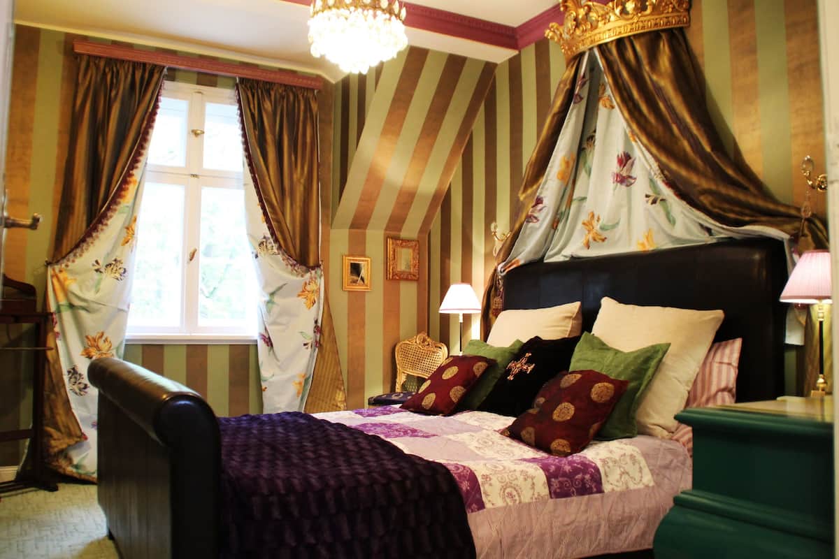 Suite (Lady Hamilton) | Individually decorated, individually furnished, rollaway beds, free WiFi