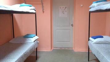 Dortoir Partagé, hommes uniquement, salle de bains commune (7 Beds) | Fer et planche à repasser, Wi-Fi gratuit, draps fournis