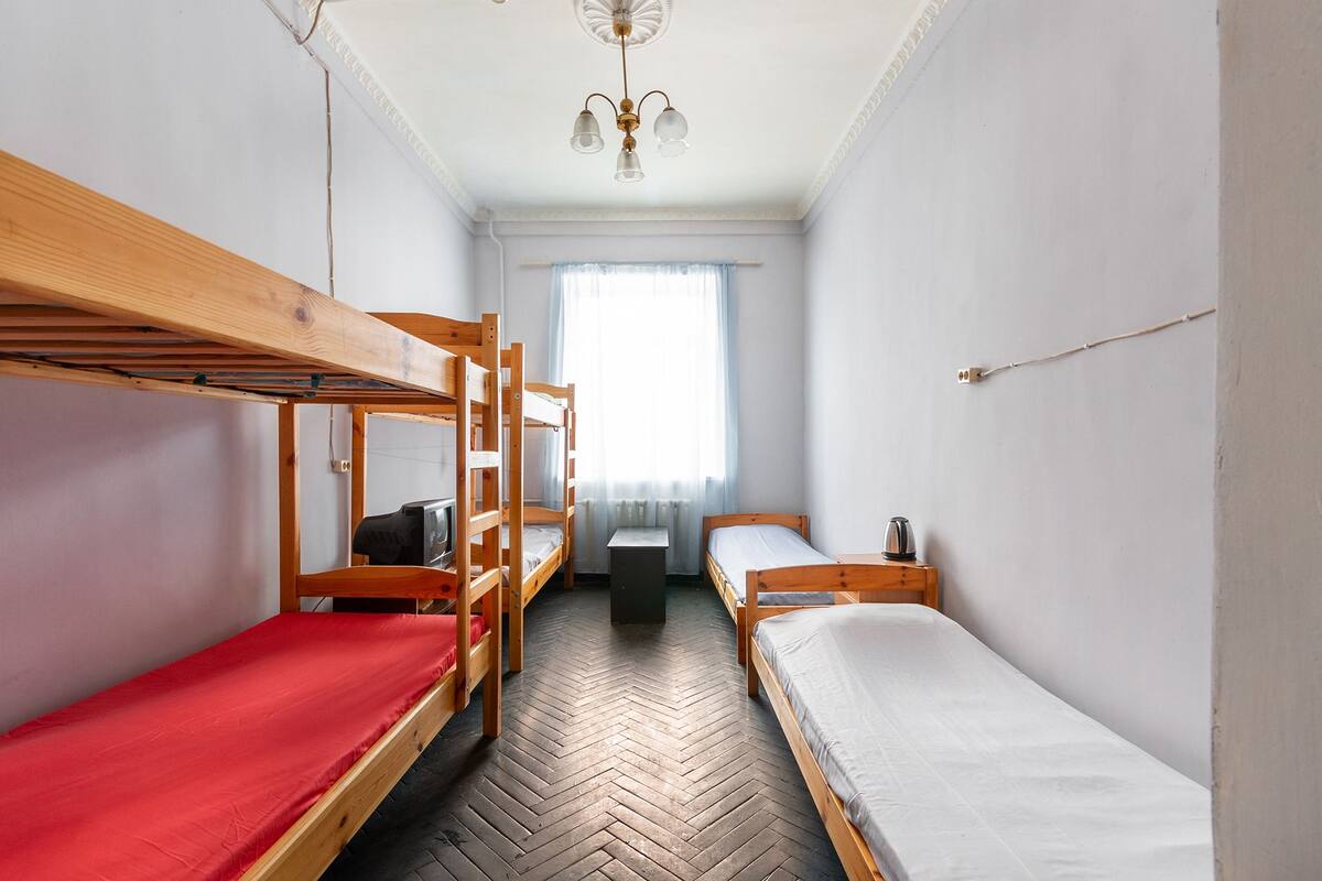 Iron/ironing board, free WiFi, bed sheets