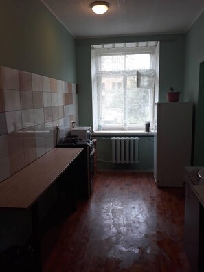 Fridge, microwave
