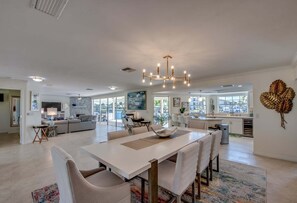 Dining - Gulf Access, Heated Pool with Safety Fence -Villa Everlasting Sunshine - Roelens (Cape Coral)