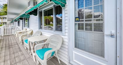 Charming studio w/ shared pool & terrace - near beaches & coastal attractions