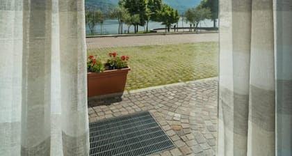 Bluelake Inn - Ostello