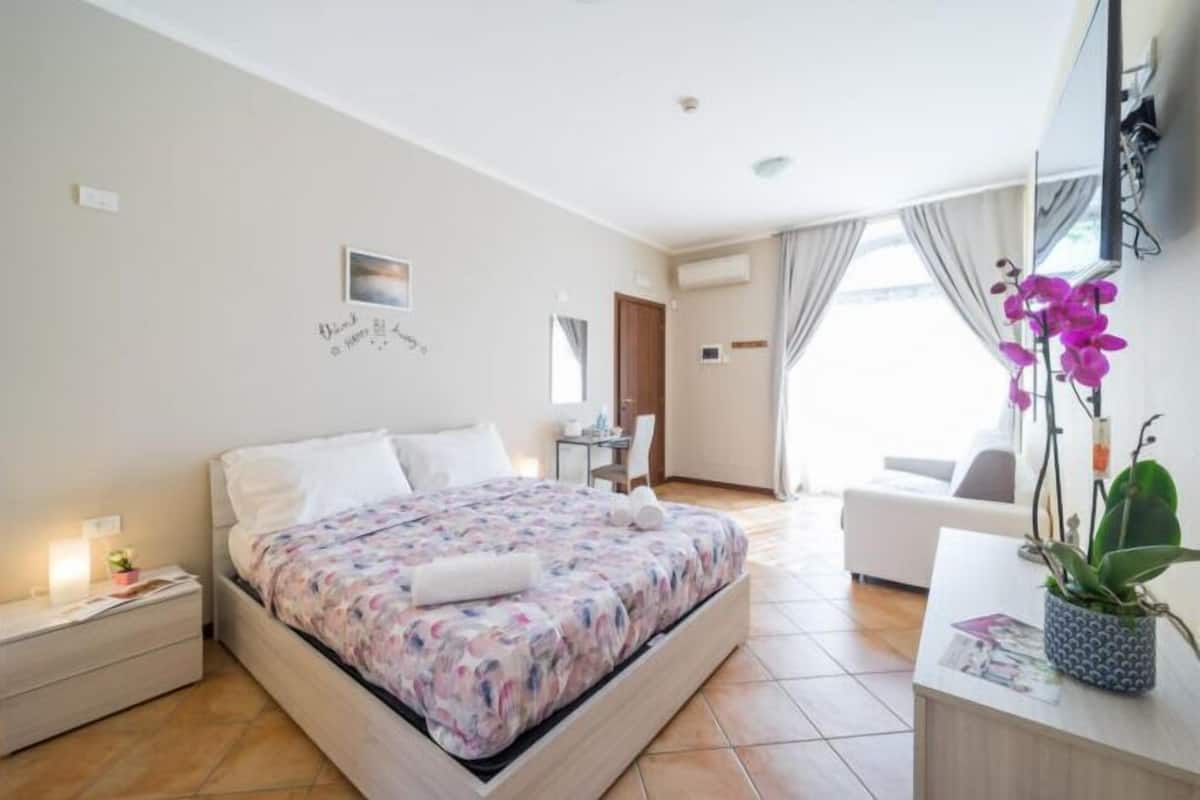 Room, 1 Double Bed with Sofa bed (COMO 4)