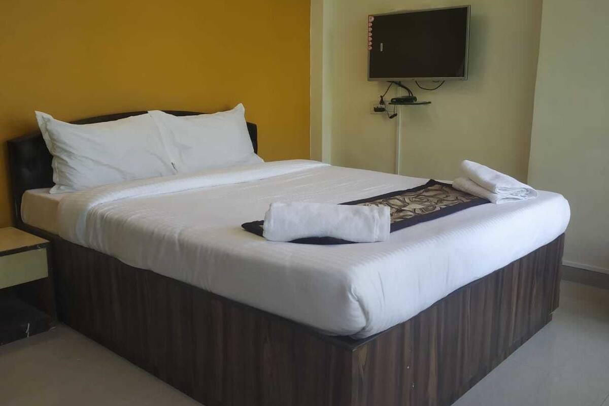 Basic Room | 1 bedroom, premium bedding, in-room safe, soundproofing