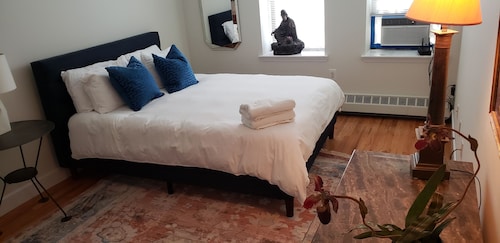 NEW LISTING-ハーレム、セントラルパークの広い4ベッドルームアパートメントへ