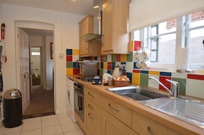 Traditional House, 2 Bedrooms | Shared kitchen