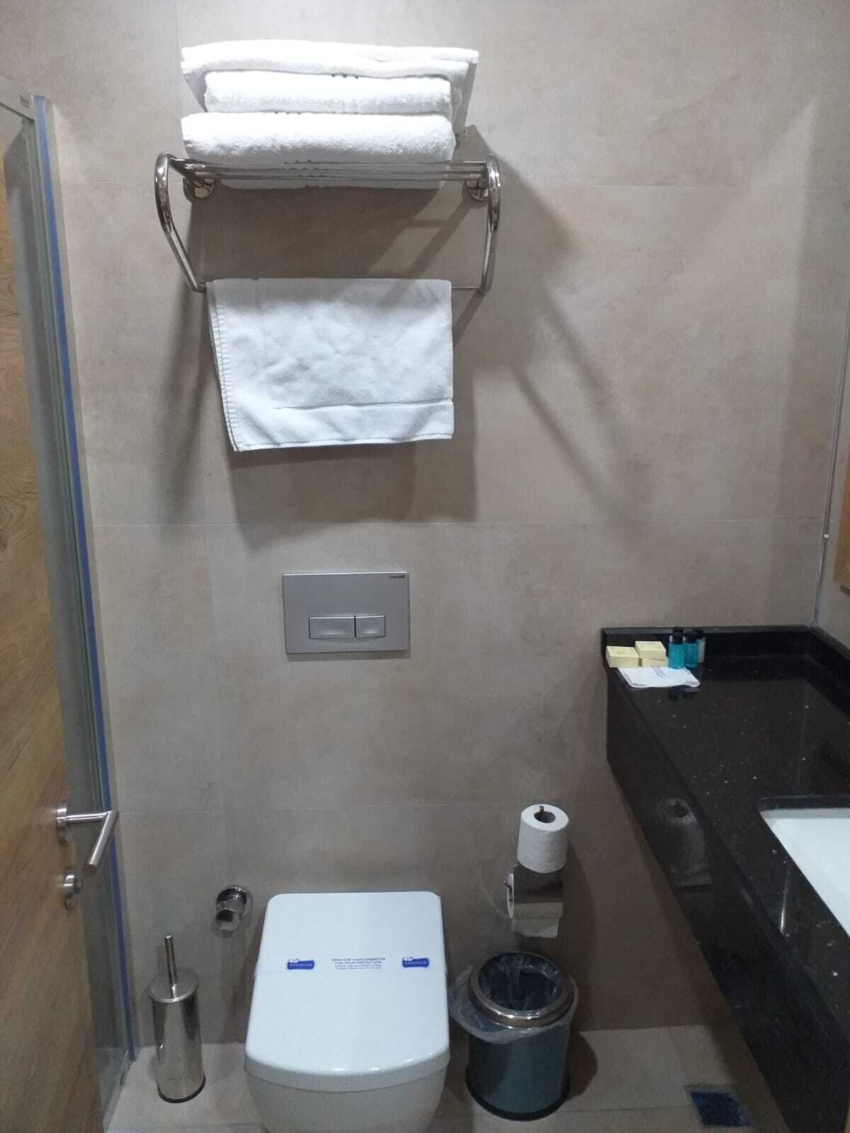 shower, free toiletries, hair dryer, slippers