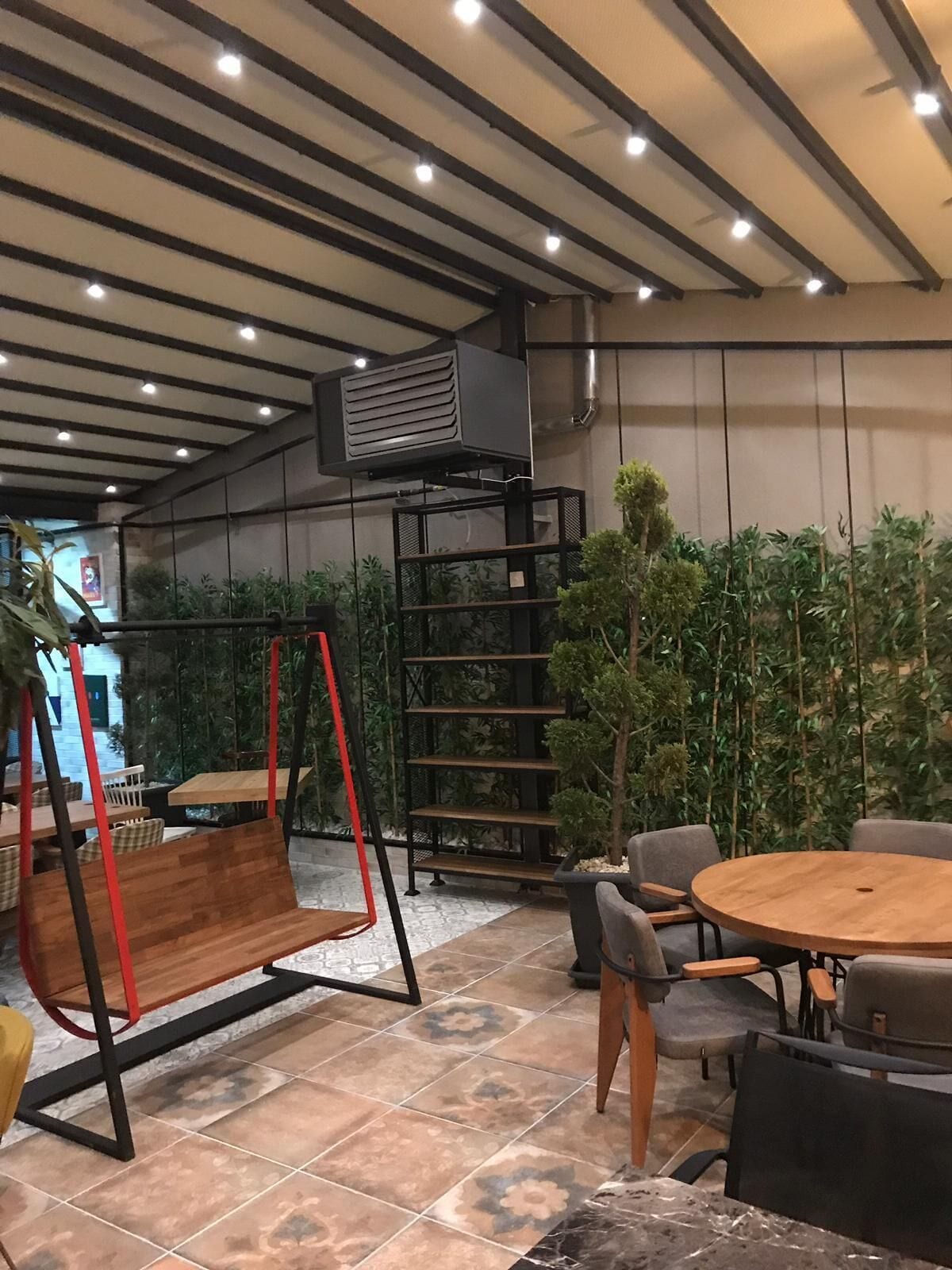 breakfast, lunch and dinner served