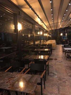 Breakfast, lunch and dinner served - Nehir Hotel Kesan (Kesan)