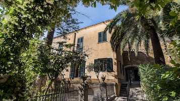 Facciata della struttura