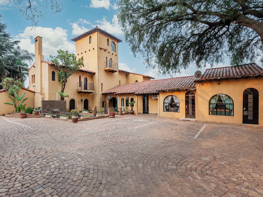 Fachada de la propiedad