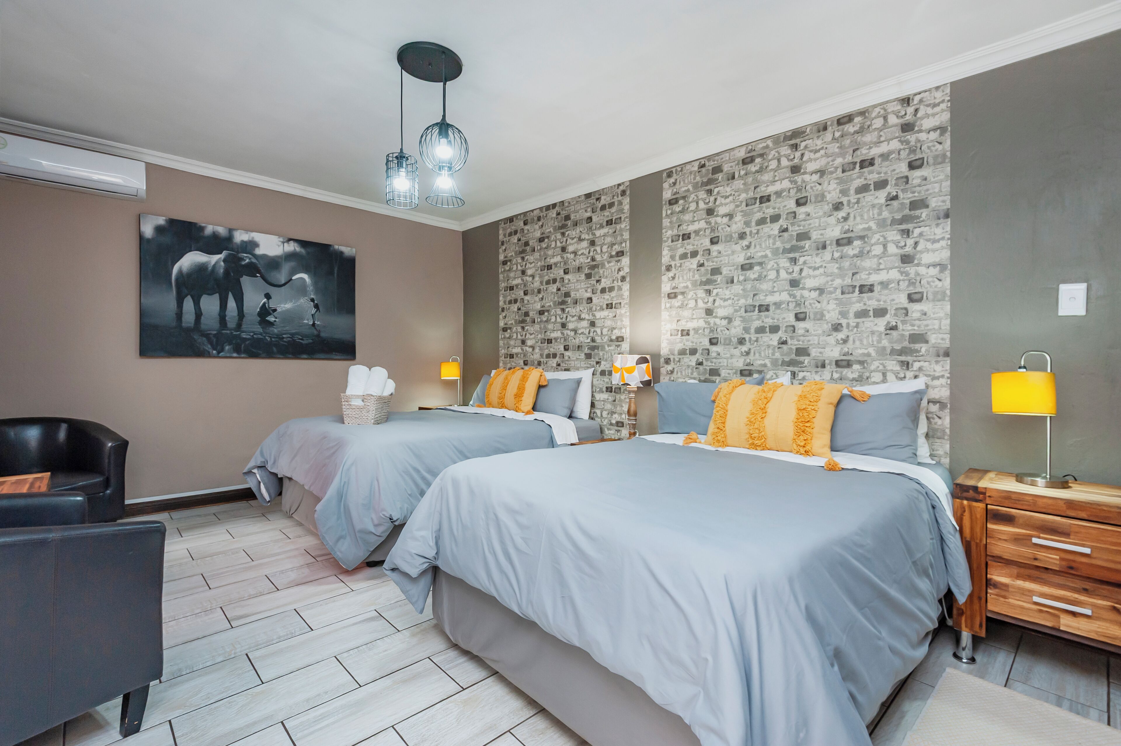 Familiekamer | Luxe beddengoed, een kluis op de kamer, individueel gedecoreerd