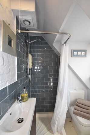 Bathroom shower - Old Town Bolthole (Hastings)