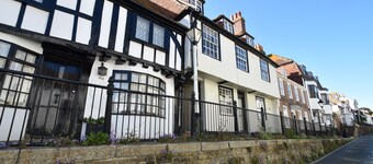 올드 타운 볼트홀