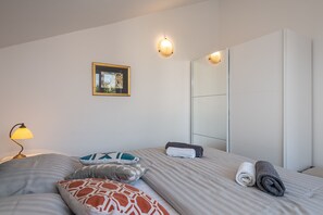 2 dormitorios, tabla de planchar con plancha, wifi y ropa de cama
