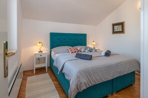 2 dormitorios, tabla de planchar con plancha, wifi y ropa de cama
