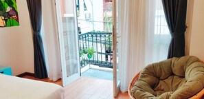 Premier Studio Suite | Premium bedding, minibar, in-room safe, individually decorated - Nexy Living (Hanoi)