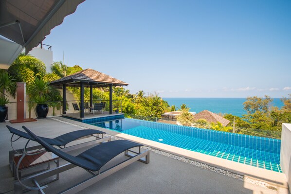 Outdoor pool - Beautiful 3-Bedroom Villa at Surin Beach (Choeng Thale)
