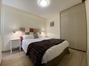4 chambres, chambres insonorisées, fer et planche à repasser