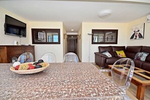 TV - CL Beachfront apartment Benidorm (Benidorm)