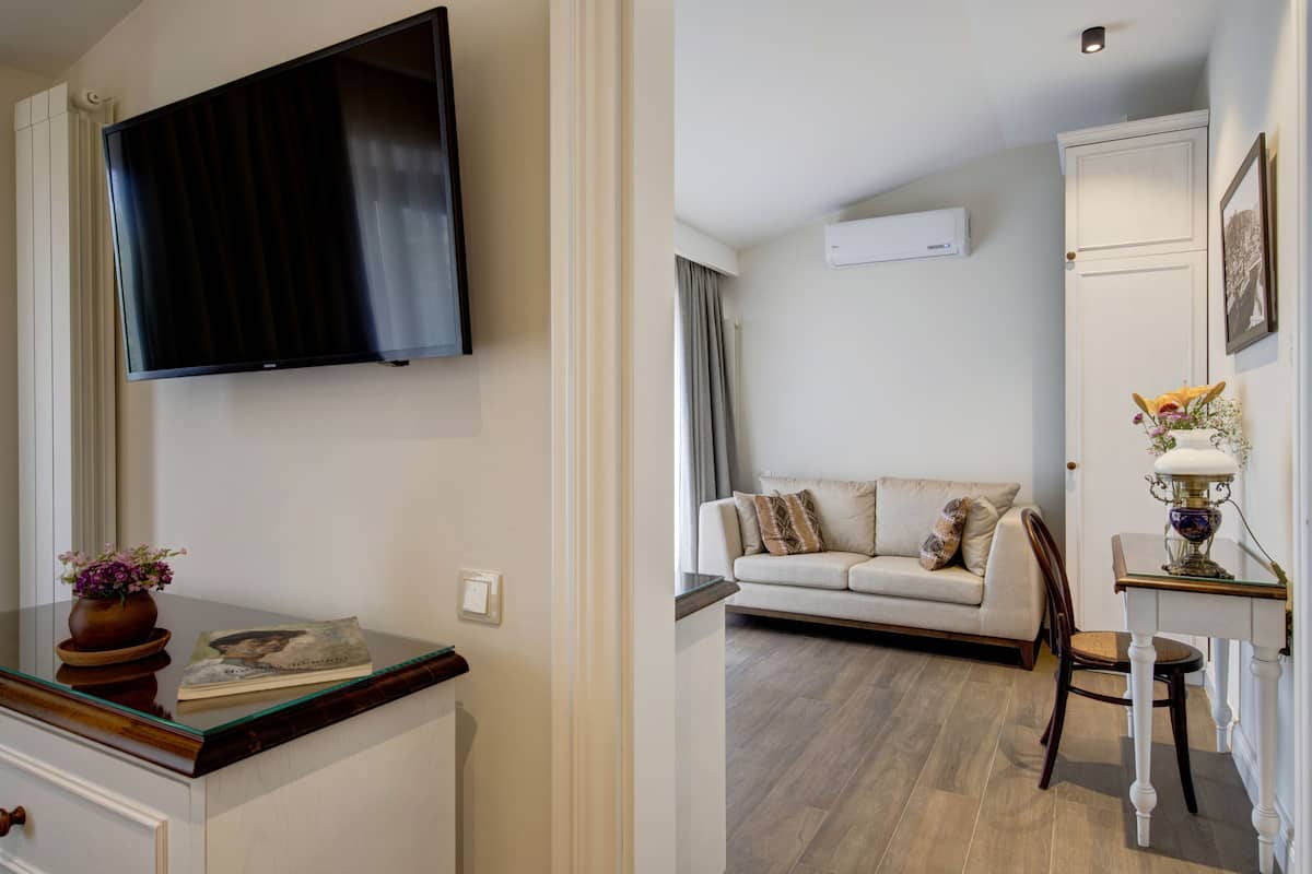 Premium bedding, minibar, in-room safe, individually decorated