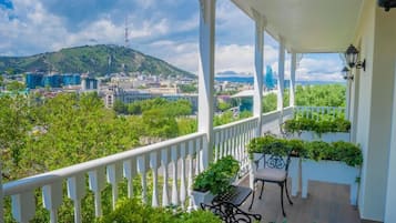 高級雙人或雙床房, 露台 | 1 間睡房、高級寢具、迷你吧、房內夾萬