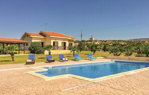 Pool - Cozy home in Maroni-Larnaca (Maroni-Larnaca)