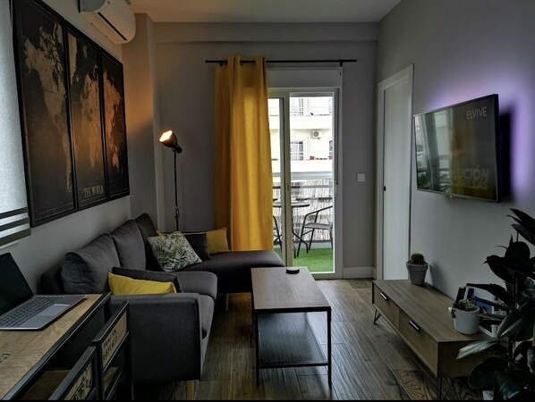 Télévision, chaîne hi-fi