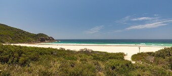 Twin Peaks 2 at Boomerang Beach
