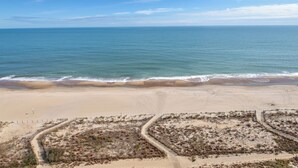 Beach - XPLORIE ACTIVITIES & LINENS INCLUDED*! Spacious and upgraded 3BR/2BA Plaza condo. (Ocean City)
