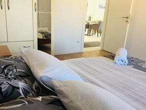 2 bedrooms, desk, iron/ironing board