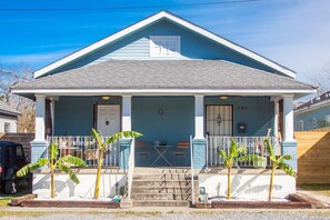 Exterior - Funky Home Away from Home w/ Bikes (New Orleans)