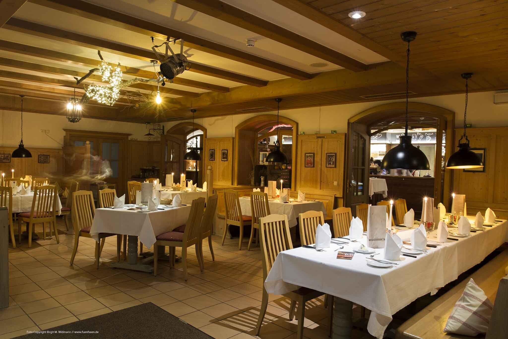 Desayuno buffet (EUR 15 por persona) 