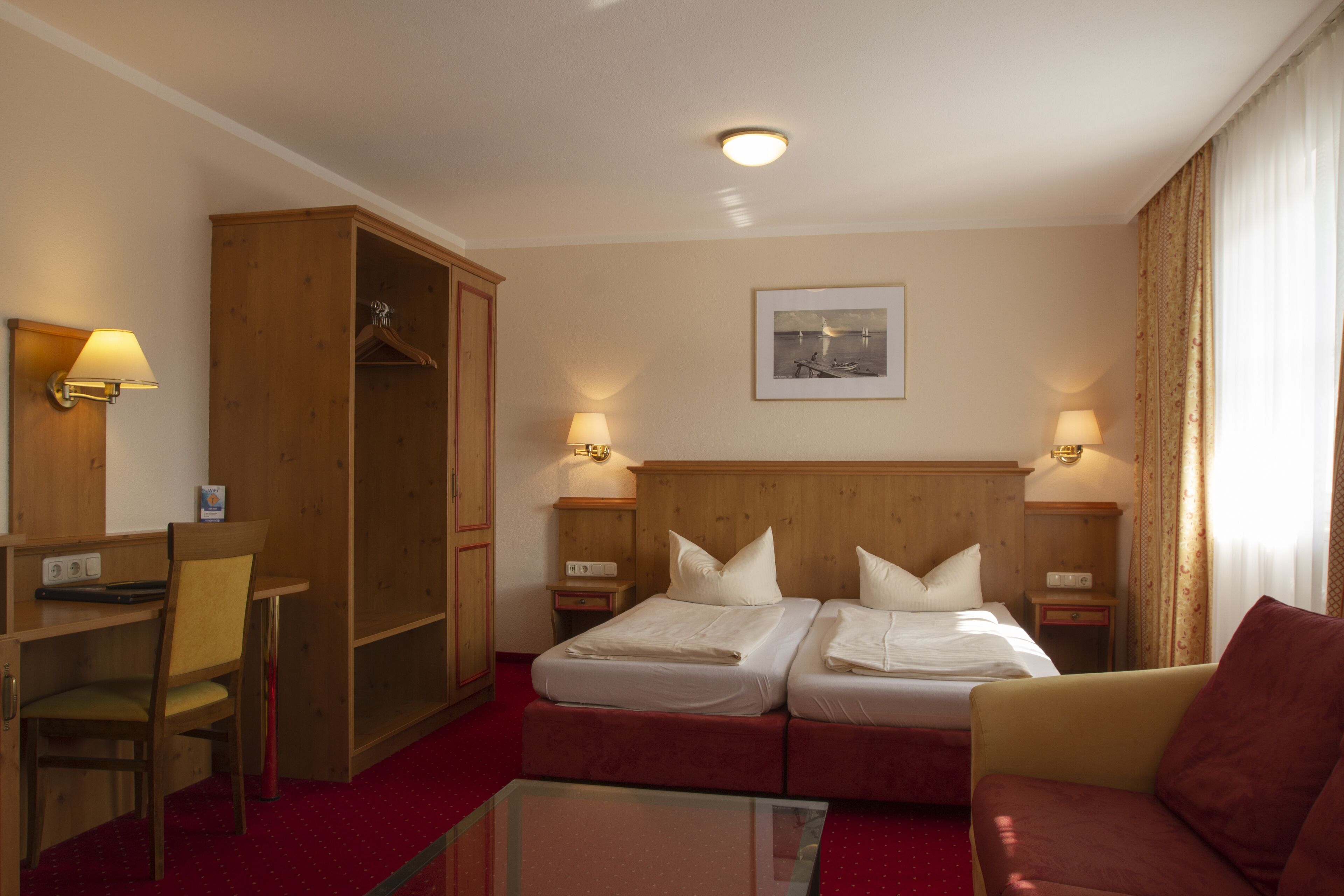 double room, city view | lanai