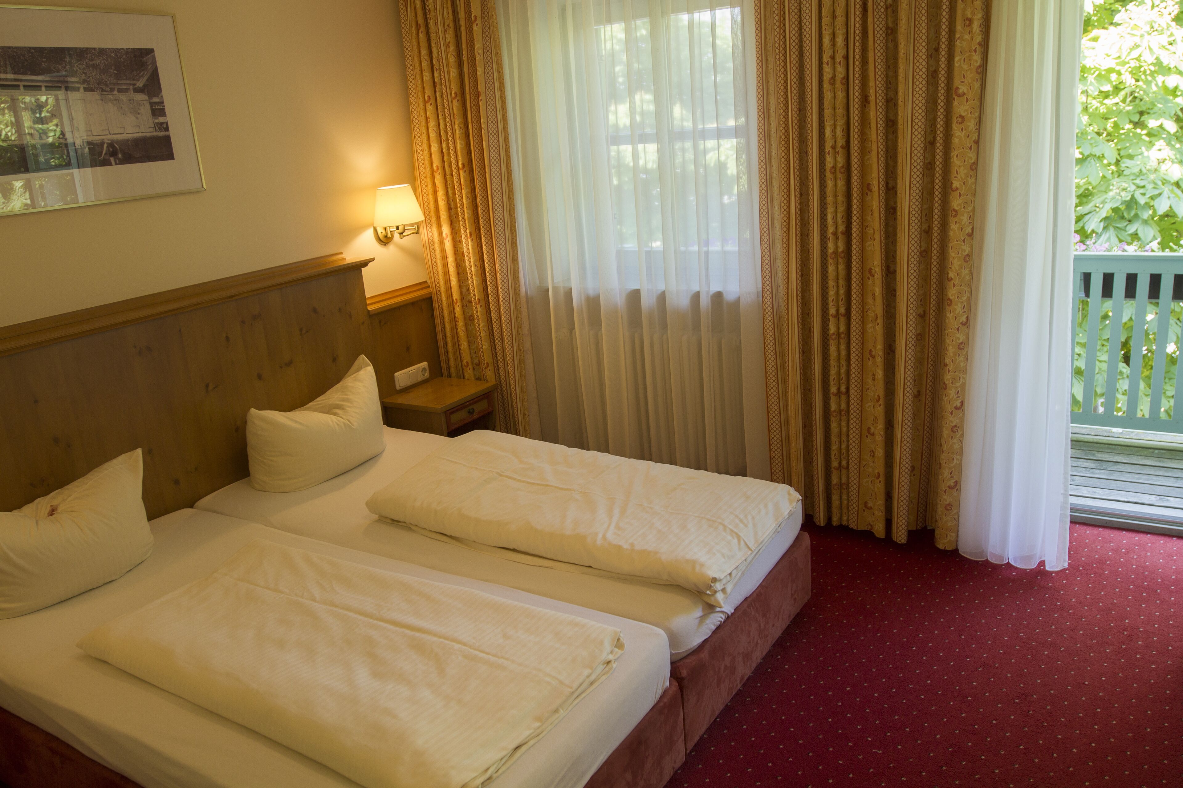 double room, lake view | lanai