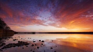 Am Strand, Schnorcheln, Windsurfen, Volleyball