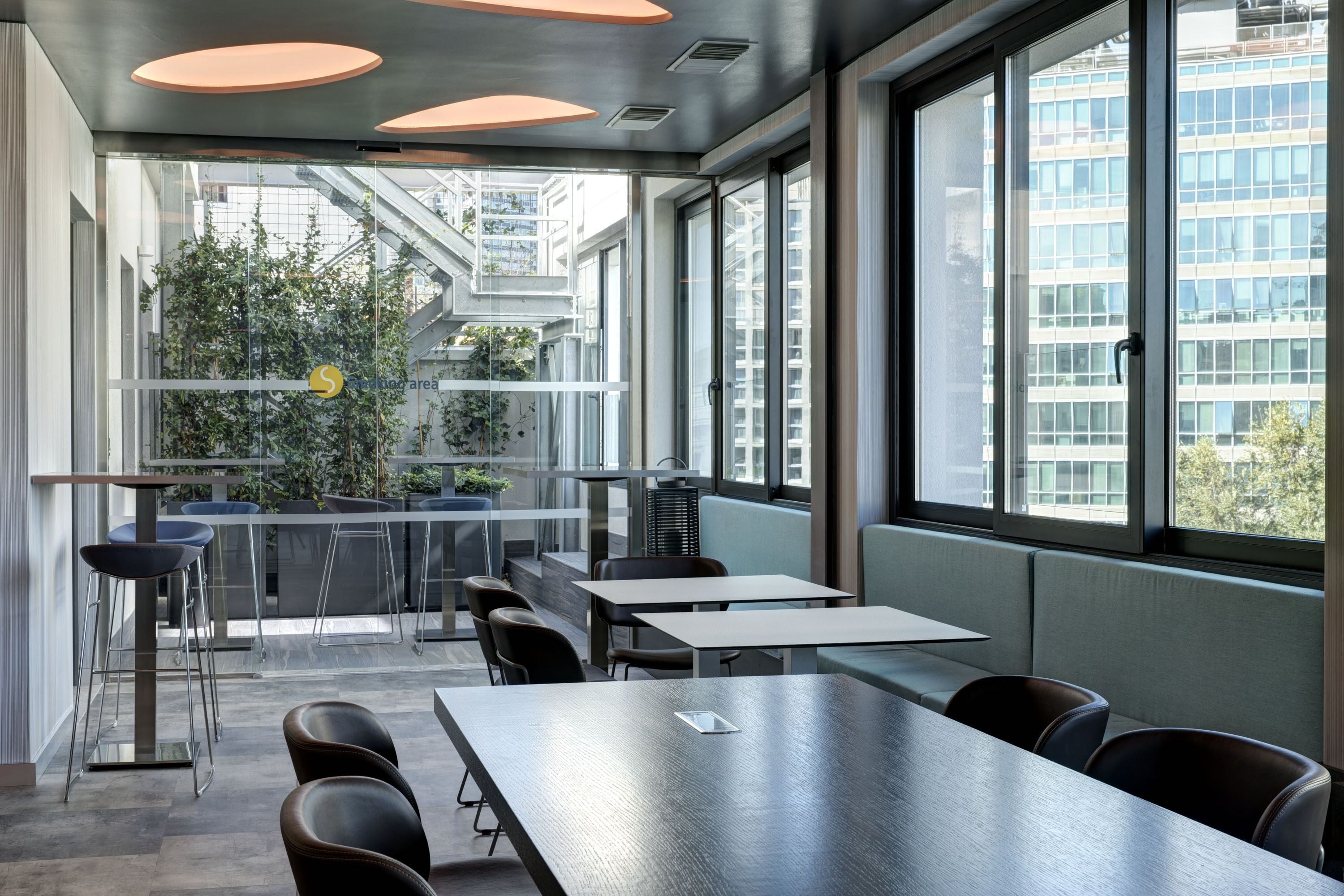 serves breakfast and happy hour