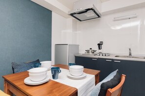 Apartment (B) | In-room dining